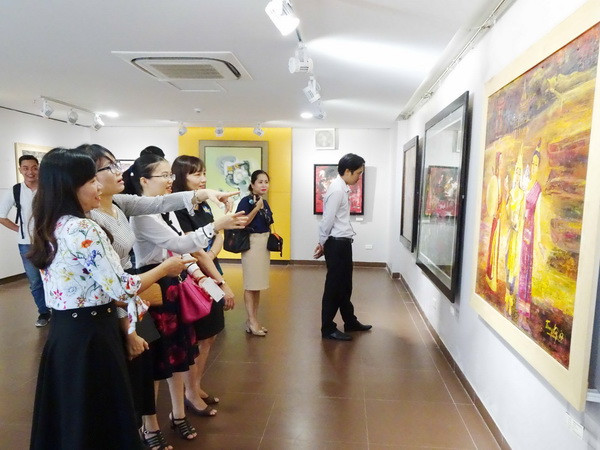 Khai mạc triển lãm mỹ thuật Việt Nam-Lào-Campuchia ảnh 1