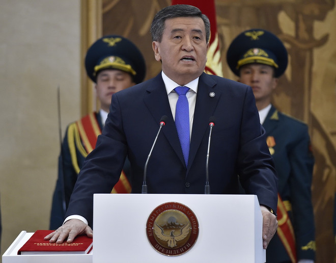 Tổng thống đắc cử Kyrgyzstan Sooronbai Jeenbekov tuyên thệ nhậm chức ảnh 1