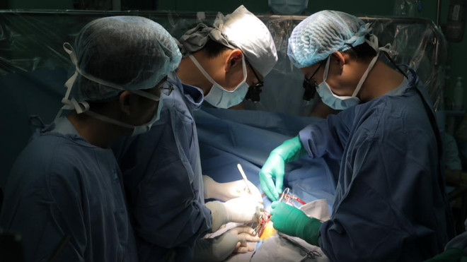 Phẫu thuật thành công khối u cơ tim hiếm gặp cho bệnh nhi 4 tháng tuổi ảnh 1