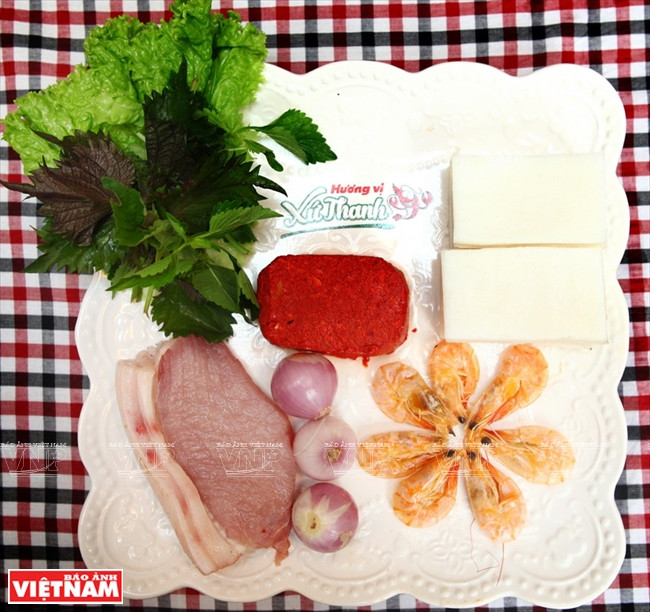 Thơm lừng chả tôm nướng xứ Thanh giữa tiết trời se se lạnh ảnh 1