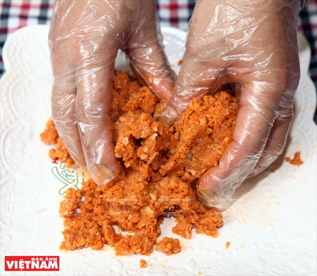 Thơm lừng chả tôm nướng xứ Thanh giữa tiết trời se se lạnh ảnh 2