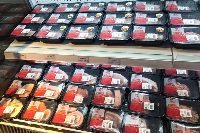 Hà Nội: Rau xanh 'đi ngang,' thịt nhập khẩu có giá ưu đãi ảnh 2