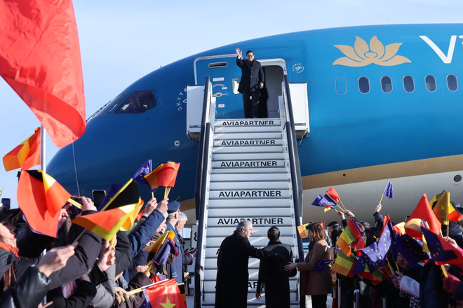 Thủ tướng tới Brussels dự Hội nghị kỷ niệm 45 năm quan hệ ASEAN-EU ảnh 1