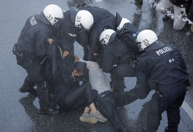 Đức triển khai một khẩu đội súng máy đảm bảo an ninh tại Hamburg ảnh 1