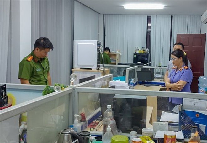 Mở rộng điều tra, Công an Cần Thơ khám xét Chi cục đăng kiểm số 8 ảnh 2