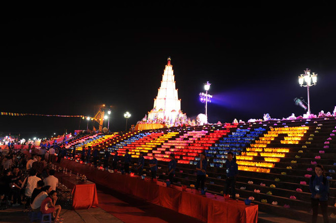 Hải Dương: Lung linh hội hoa đăng trên dòng sông Lục Đầu ảnh 1