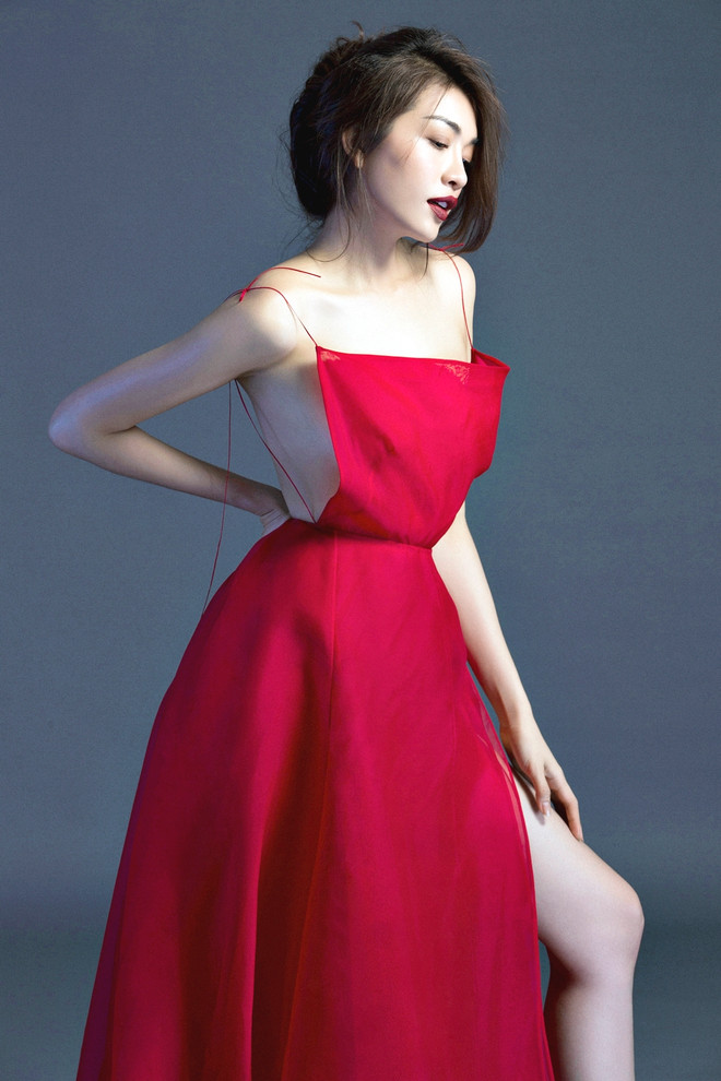 Á hậu Lệ Hằng lần đầu hở bạo trong trang phục mỏng manh ảnh 7