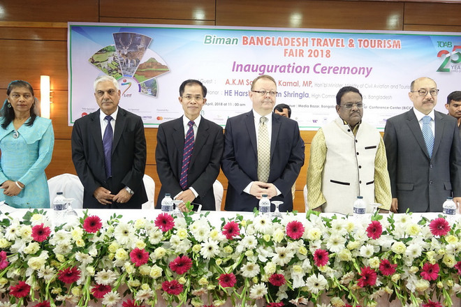Đại sứ Việt Nam tại Bangladesh Trần Văn Khoa dự lễ khai mạc hội chợ. (Nguồn: Đại sứ quán Việt Nam tại Bangladesh) Các địa điểm du lịch Việt Nam thu hút người dân Bangladesh ảnh 2
