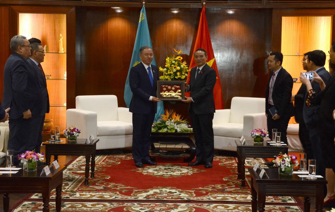 Chủ tịch Hạ viện Cộng hòa Kazakhstan thăm và làm việc tại Đà Nẵng ảnh 1