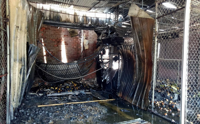 Cháy 7 kiốt trong chợ và một quán càphê tại thành phố Biên Hòa ảnh 1