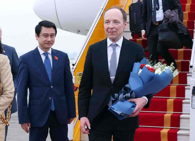 Chủ tịch Quốc hội Phần Lan Jussi Halla-aho tới Sân bay Quốc tế Nội Bài. (Ảnh: Phạm Kiên/TTXVN) ttxvn_chu tich quoc hoi phan lan 1.jpg