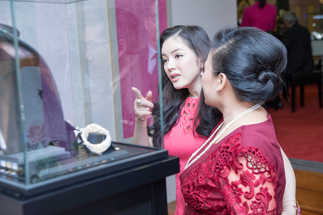 Ngắm kiệt tác kim cương phiên bản giới hạn ở triển lãm của Lý Nhã Kỳ ảnh 16