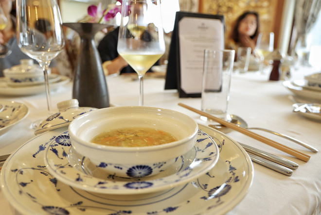 Ẩm thực hoàng gia trên du thuyền và ‘đặc quyền của một bà hoàng’ ảnh 2