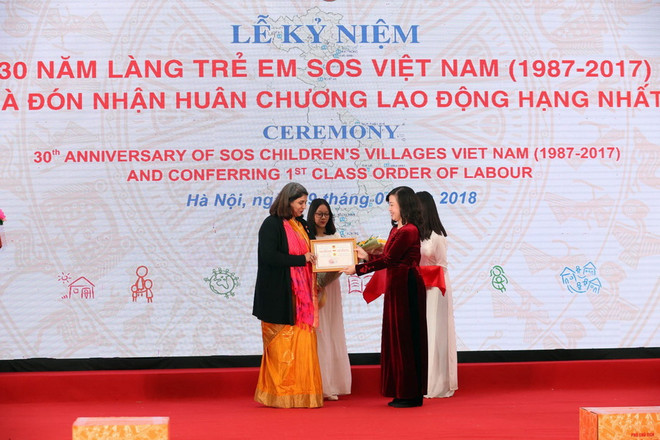 Làng trẻ em SOS Việt Nam đón nhận Huân chương Lao động hạng nhất ảnh 1
