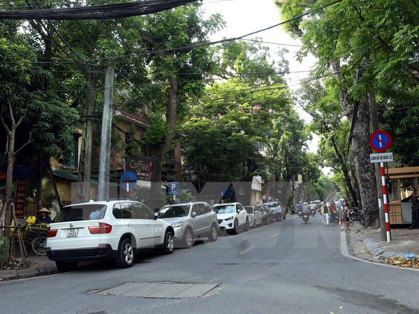 Hà Nội áp dụng giá mới, các điểm trông giữ xe đua nhau “chặt chém" ảnh 1