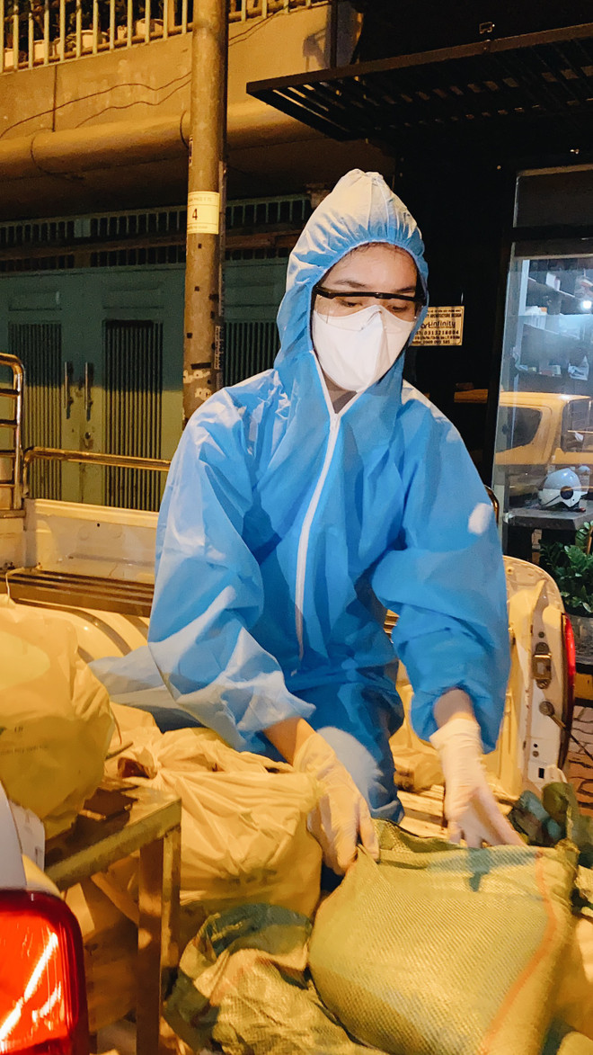 Những ‘Hạt gạo nghĩa tình’ của MC Quyền Linh và Á hậu Phương Anh ảnh 2