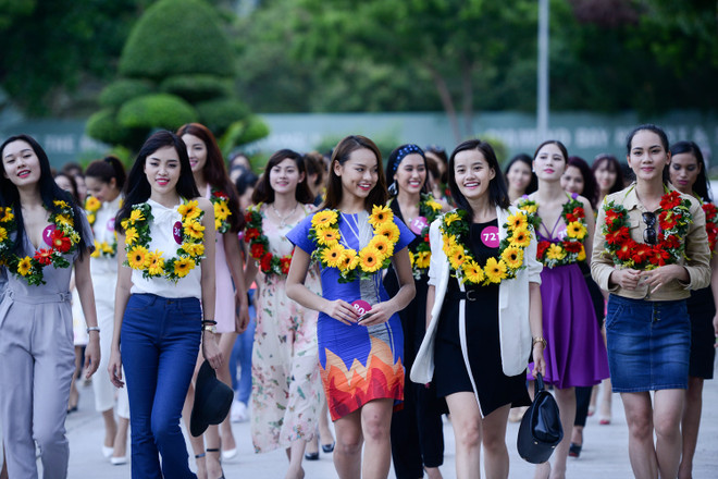 Thí sinh Hoa hậu Hoàn vũ Việt Nam rạng rỡ hội ngộ tại Nha Trang ảnh 7