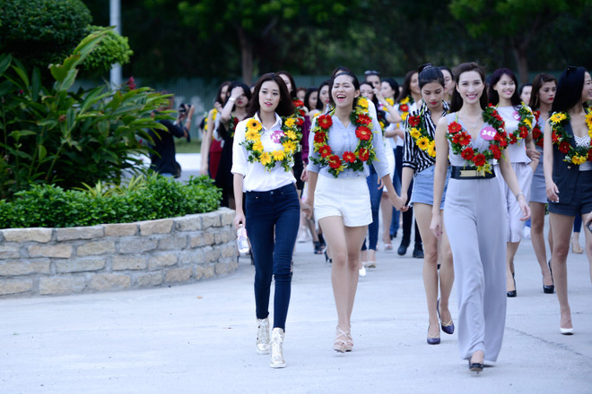 Thí sinh Hoa hậu Hoàn vũ Việt Nam rạng rỡ hội ngộ tại Nha Trang ảnh 5