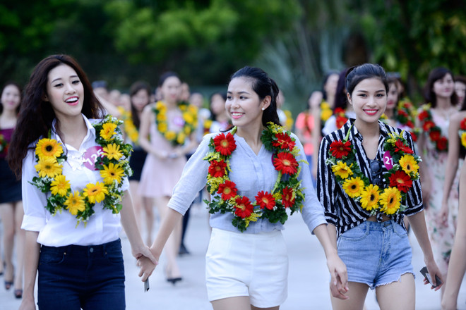Thí sinh Hoa hậu Hoàn vũ Việt Nam rạng rỡ hội ngộ tại Nha Trang ảnh 6