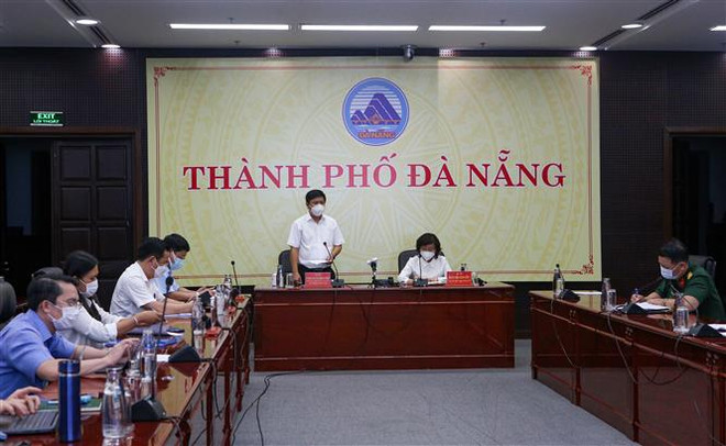 Phó Bí thư Thường trực Thành ủy Đà Nẵng Lương Nguyễn Minh Triết phát biểu chỉ đạo cuộc họp. (Ảnh: Trần Lê Lâm/TTXVN) Đà Nẵng: Số ca mắc mới tại cộng đồng có xu hướng giảm liên tục ảnh 1