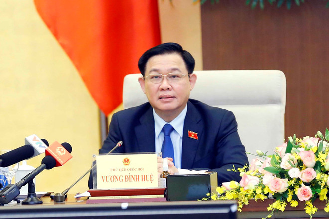 Chủ tịch Quốc hội Vương Đình Huệ phát biểu. (Ảnh: Doãn Tấn/TTXVN) Khắc phục 'rủi ro kép' về kinh tế-xã hội, đẩy nhanh tiêm chủng ảnh 1