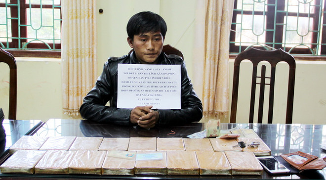 Lai Châu bắt giữ đối tượng vận chuyển, mua bán 17 bánh heroin ảnh 1