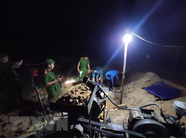 Quảng Nam: Sớm có giải pháp để đóng cửa mỏ vàng Bồng Miêu ảnh 1