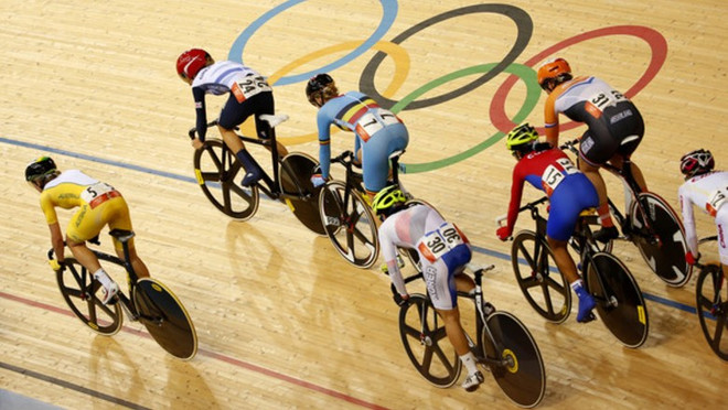 6 kỷ lục thế giới liên tiếp bị xô đổ ở môn đua xe đạp lòng chảo ảnh 1