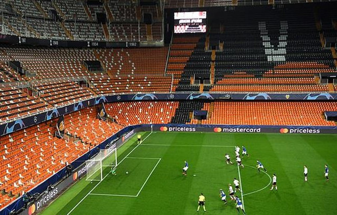 Dịch COVID-19: Tây Ban Nha cho phép 40% cổ động viên vào sân ảnh 1