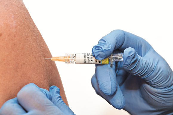 Australia có thể đạt được mục tiêu tiêm chủng đề ra ban đầu ảnh 1