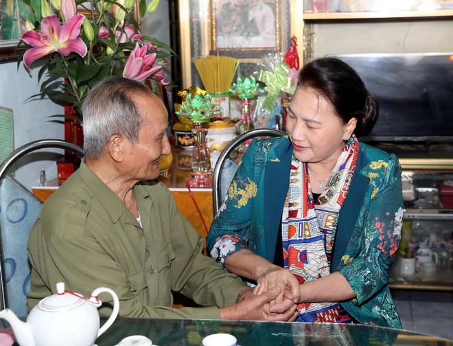 Chủ tịch Quốc hội thăm, chúc Tết tại Bộ chỉ huy quân sự tỉnh Đắk Lắk ảnh 2