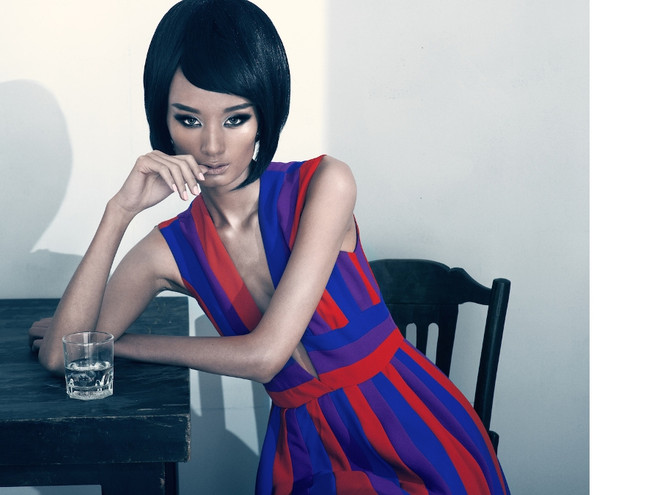 Lê Thúy hóa thân đầy suy tư trong những sắc màu Hè rực rỡ ảnh 3