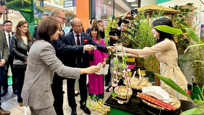 ttxvn_Tuan hang viet nam 3.jpg