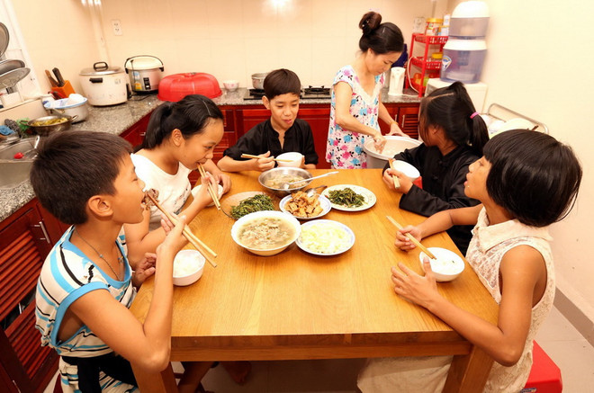 Thủ tướng chỉ thị tăng cường công tác giải quyết việc nuôi con nuôi ảnh 1