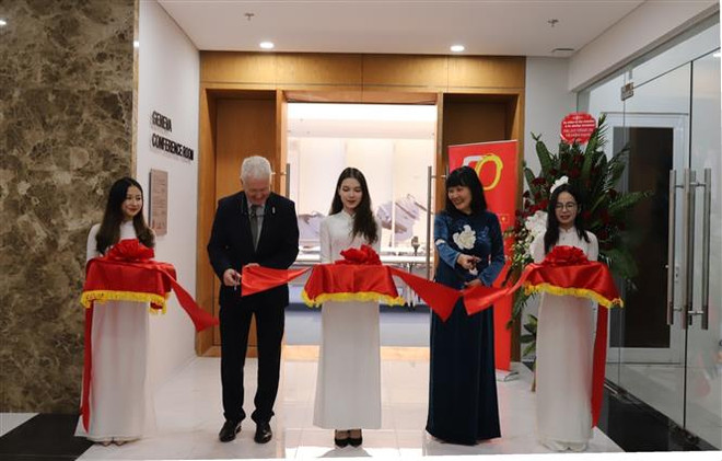 Học viện Ngoại giao khánh thành Phòng hội thảo Geneva do Thụy Sĩ tặng ảnh 1