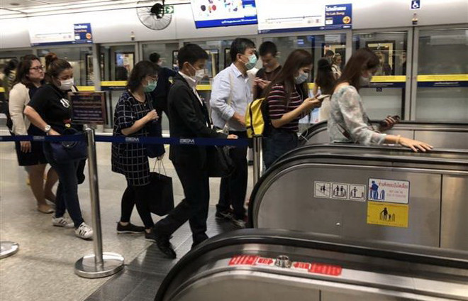 Mỗi người xuất cảnh khỏi Thái Lan chỉ được mang 30 chiếc khẩu trang ảnh 1