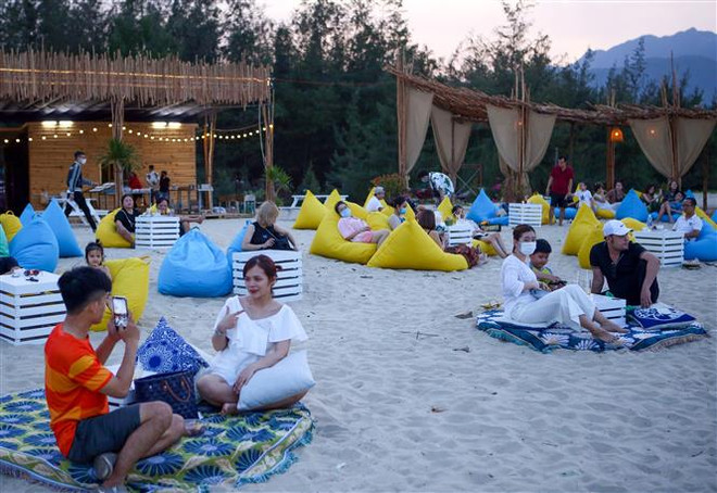 Đà Nẵng: Từ trưa 7/5, các nhà hàng tạm dừng phục vụ khách tại chỗ ảnh 1