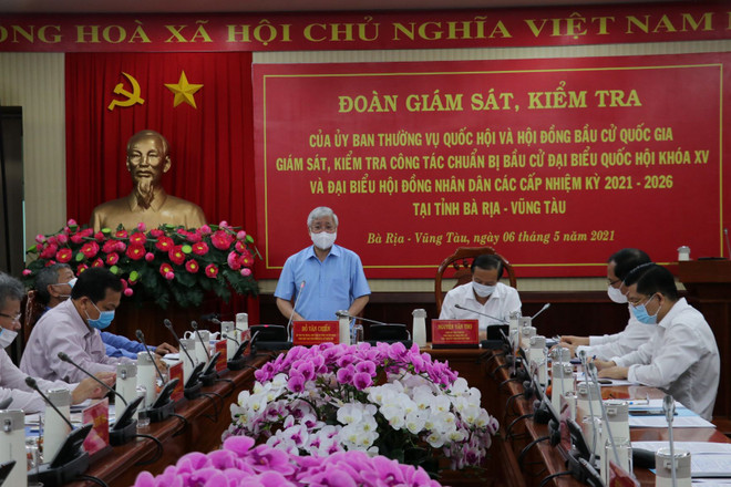 Ông Đỗ Văn Chiến, Bí thư Trung ương Đảng, Chủ tịch Ủy ban Trung ương MTTQ Việt Nam, Phó Chủ tịch Hội đồng Bầu cử Quốc gia phát biểu tại buổi giám sát, kiểm tra. (Ảnh: Đoàn Mạnh Dương/TTXVN) Giám sát, kiểm tra công tác chuẩn bị bầu cử tại Bà Rịa-Vũng Tàu ảnh 1