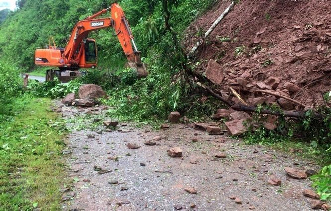 Các tỉnh Lào Cai, Yên Bái và Lâm Đồng đề phòng sạt lở đất ảnh 1