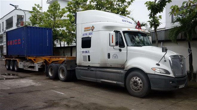 Phát hiện vụ vận chuyển hơn 28 tấn bình ắc quy đã qua sử dụng ảnh 2