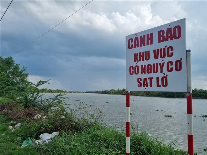 Liên tiếp xảy ra các vụ sạt lở bờ sông: Từ ứng phó đến hành động sớm ảnh 2