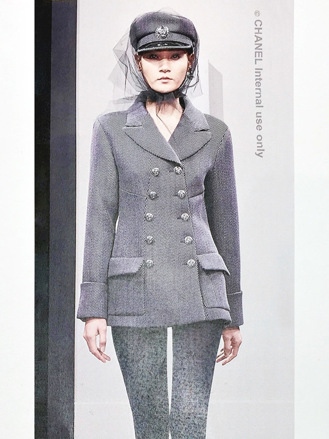 Người mẫu Việt tự tin sải bước trong show diễn của Chanel ảnh 2