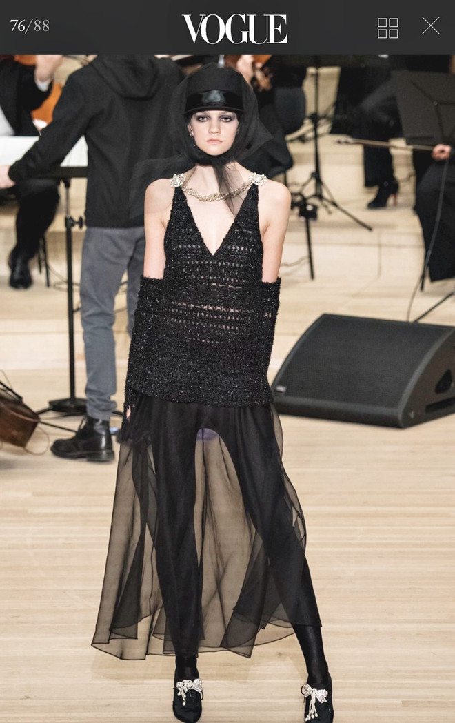 Người mẫu Việt tự tin sải bước trong show diễn của Chanel ảnh 5