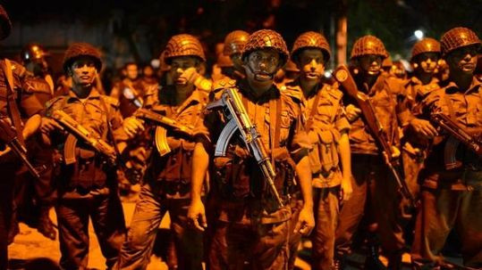 Bangladesh tuyên bố 2 ngày quốc tang sau vụ tấn công khủng bố ảnh 1