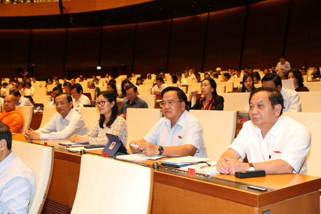 Đoàn đại biểu Quốc hội thành phố Cần Thơ. (Ảnh: Doãn Tấn/TTXVN) Kỳ họp thứ 7, Quốc hội khóa XIV: Thảo luận tại tổ về kinh tế-xã hội ảnh 1