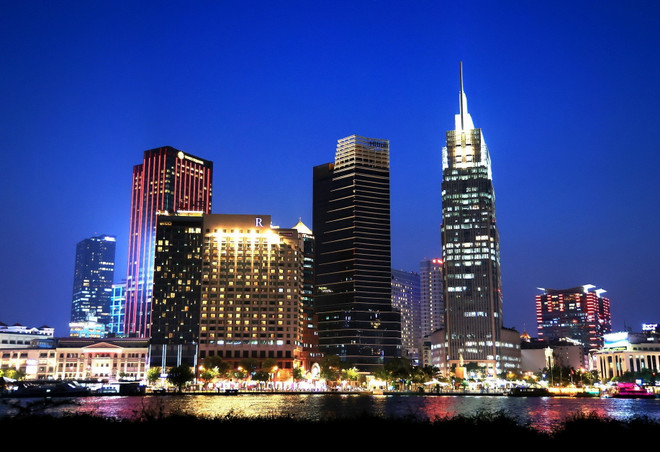 Trung tâm Thành phố Hồ Chí Minh về đêm. (Ảnh: Hồng Đạt/TTXVN) ttxvn_Tphcm.jpg