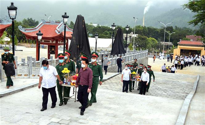 Truy điệu và an táng hài cốt liệt sỹ tại Nghĩa trang Vị Xuyên ảnh 1