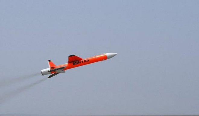 Ấn Độ thử thành công máy bay bay tốc độ cao làm mục tiêu trên không ảnh 1