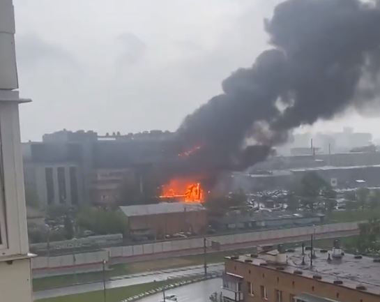 Nga: Nhiều người mắc kẹt trong vụ hỏa hoạn tại trung tâm thương mại ảnh 1