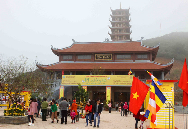 Hạ thi đua với viên chức Bảo hiểm xã hội đi lễ trong giờ hành chính ảnh 1